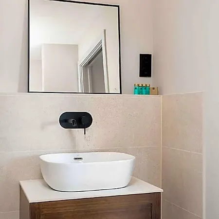 Tsa La Rambla מלון